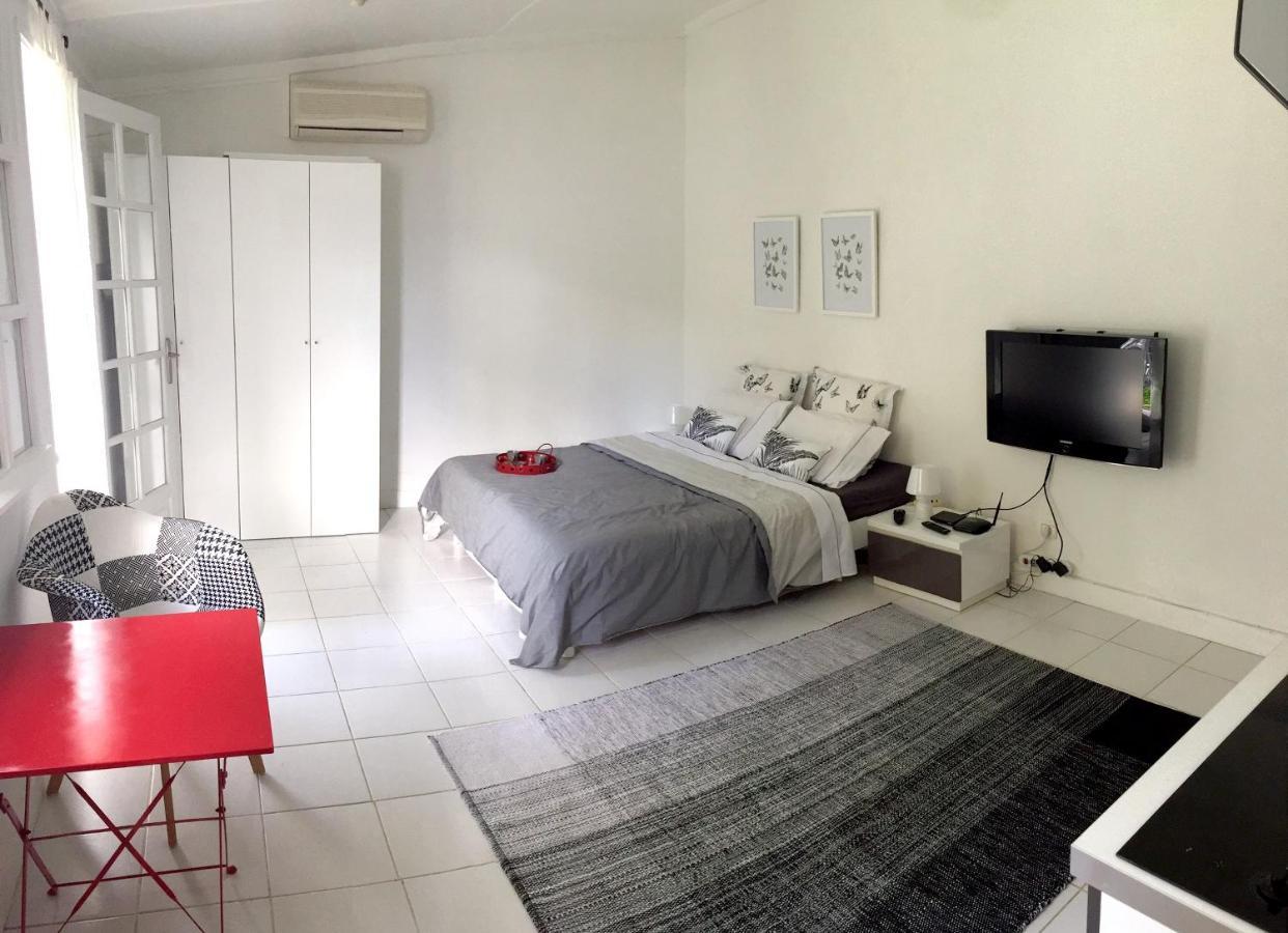 Studio Charmant Au Coeur De Boucan Canot 30 M² Avec Jardin Prive Saint-Paul Exterior foto