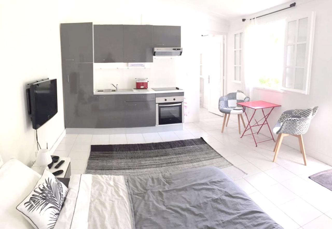 Studio Charmant Au Coeur De Boucan Canot 30 M² Avec Jardin Prive Saint-Paul Exterior foto